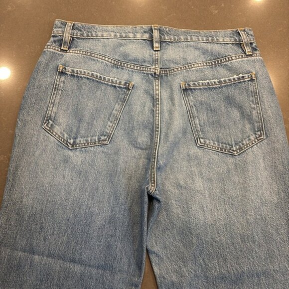 FRAME Le Jane Crop Jean in color Mariner Clean - Picture 6 of 9